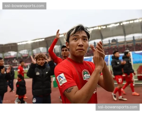 河南队钟义浩黄锐烽边路爆发,本土球员成战术执行关键棋子